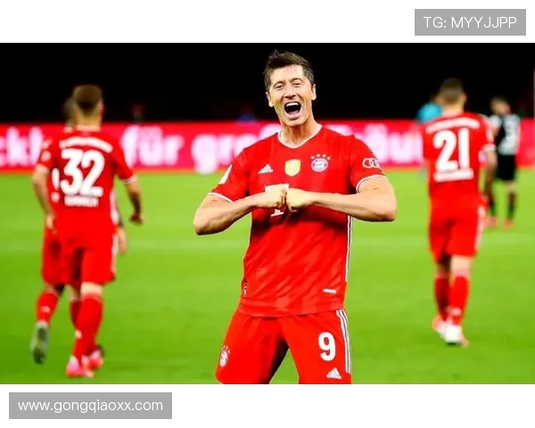 莱万双冠赛季薪资创生涯新高！税后净赚 1600 万欧元(2)